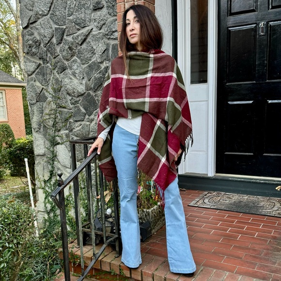 Boho Fabulous Oversized Poncho Shawl - Picture 2 of 4